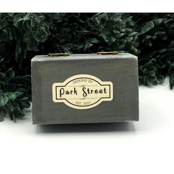 Small Decorative Wooden Trinket Box With Floral Design & Butterfly Accent - Picture 7 of 7